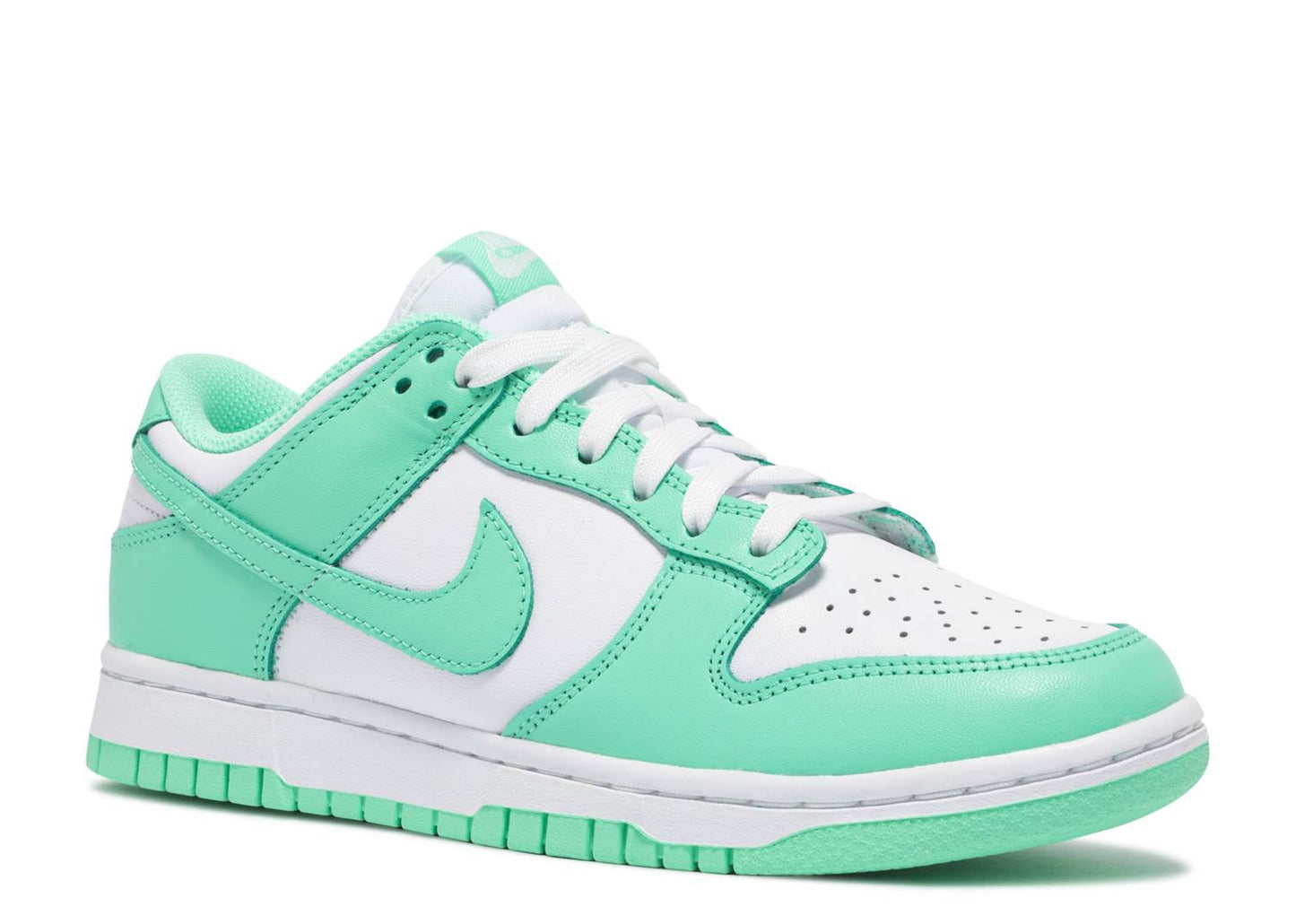 Nike Dunk Low 'Green Glow' (W)