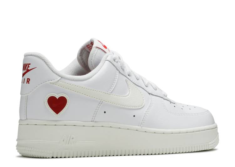 Nike Air Force 1 'Valentines Day' (2021)