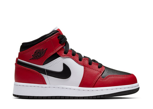 Air Jordan 1 Mid 'Chicago Black Toe'